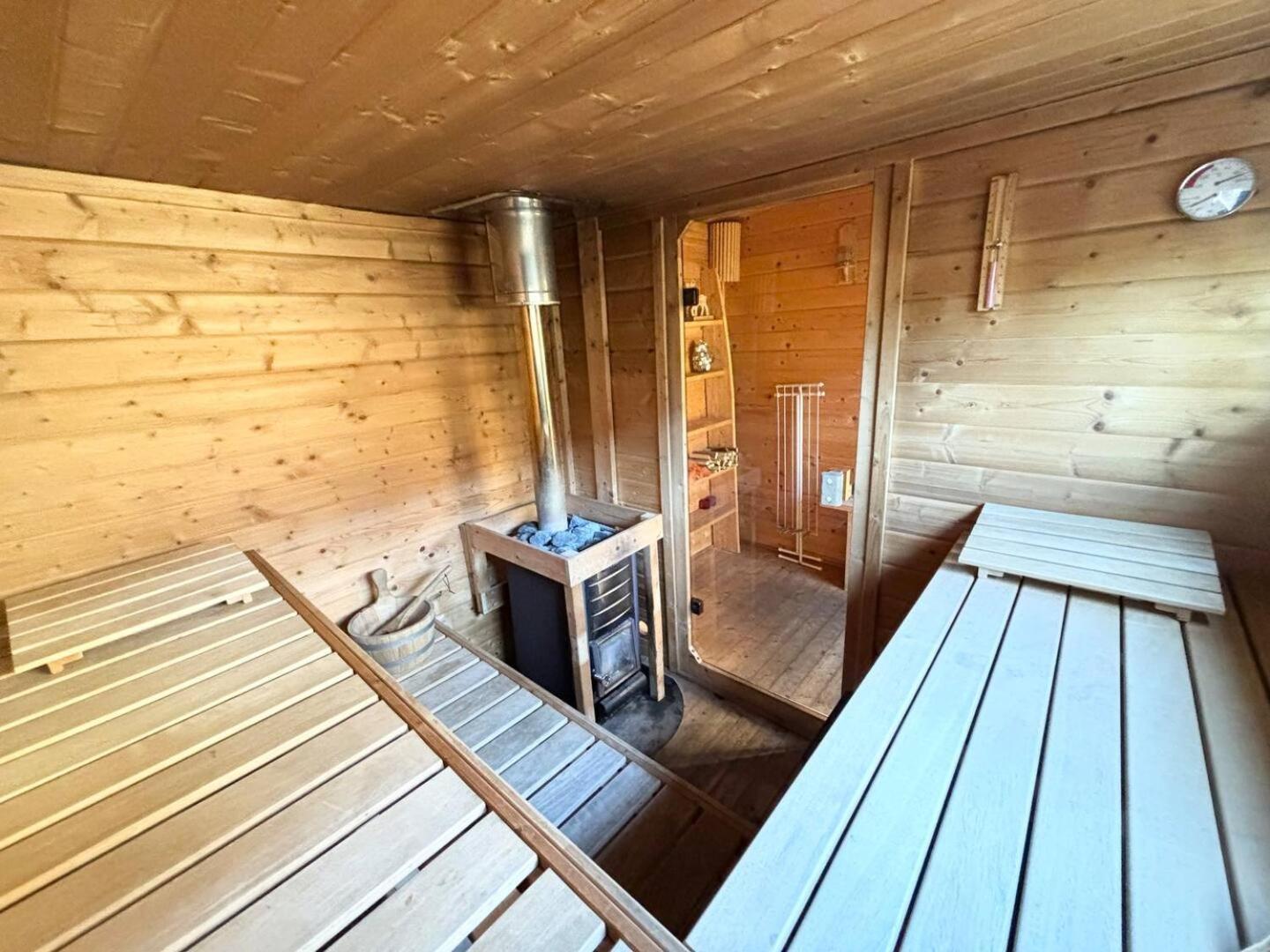 Bed&Breakfast Heerenveen Centrum met Privé Sauna en Jacuzzi Extérieur photo