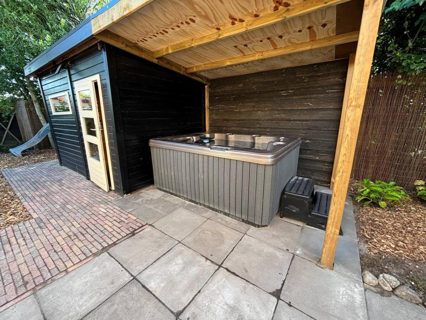 Bed&Breakfast Heerenveen Centrum met Privé Sauna en Jacuzzi Extérieur photo